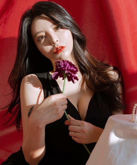 jjj8532 naked pornstar pic