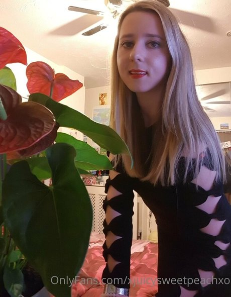 xjuicysweetpeachxo star img