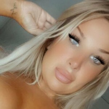 Hayley Hollywood pornstar exclusive img