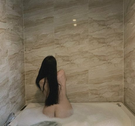 dexnxgx92 naked pornstar pic