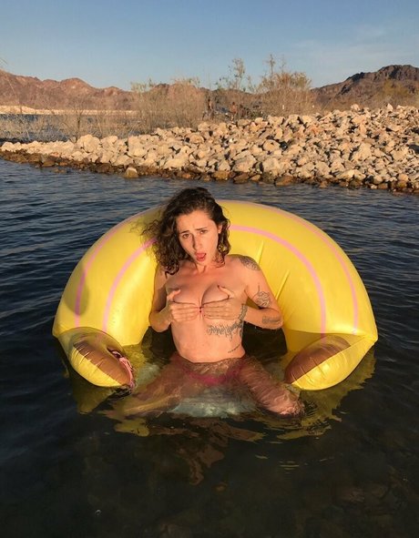 winnietatefree sexy pornstar images