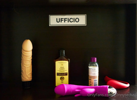 carrotplease xxx actress photo