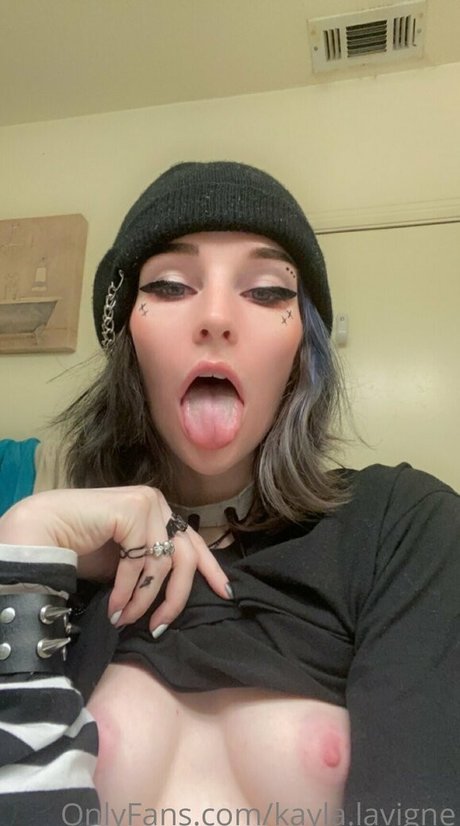 kayla lavigne top actress photos