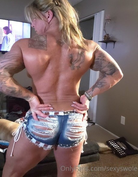 sexyswole star naked image