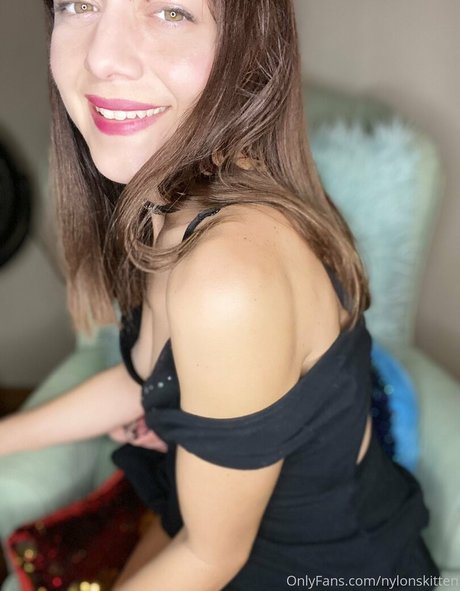 nylonskitten pornstar hot img