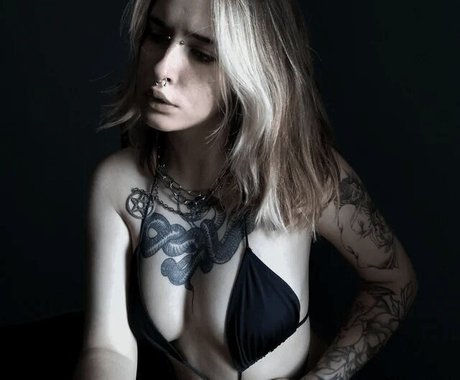 Satana 7 model nice photos