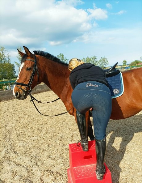 kellymilanaughtycowgirl exclusive star images