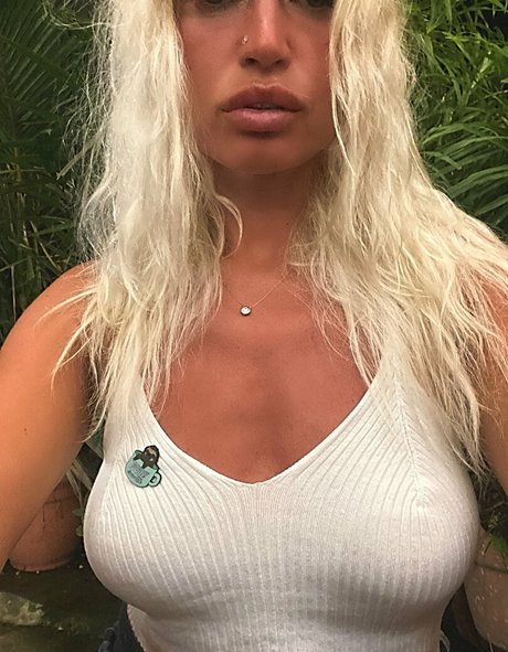 fit miley pornographic actress image