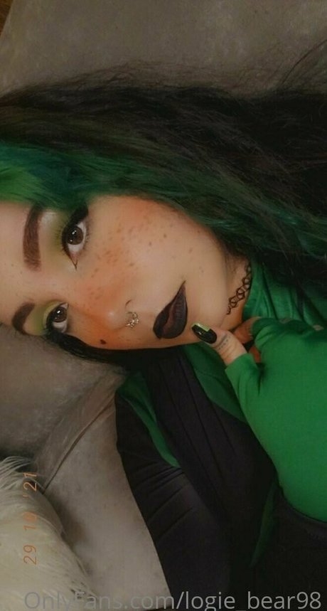 logie bear98 star nudes photos