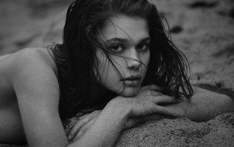 Michelle Ellyse Schlaman naked model img