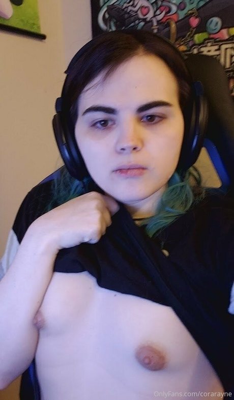 corarayne top model pic