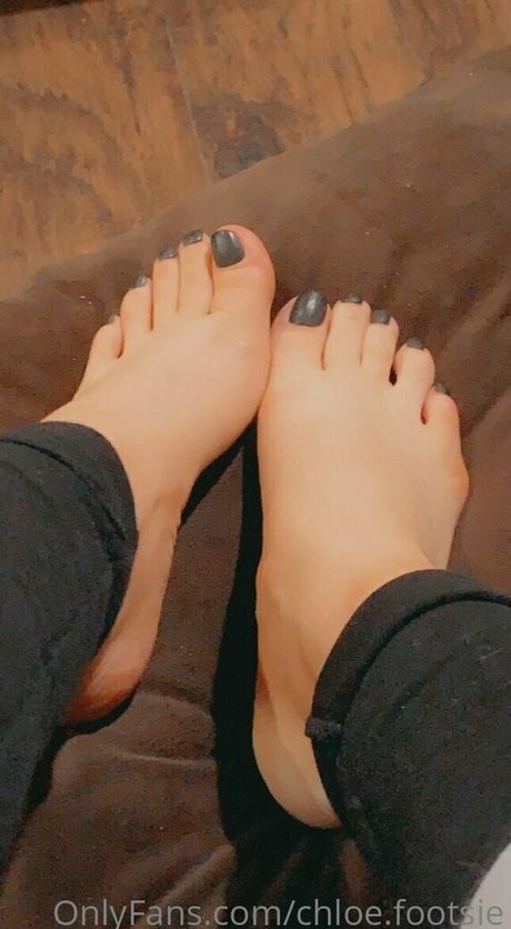 kayla footsie hot actress pic