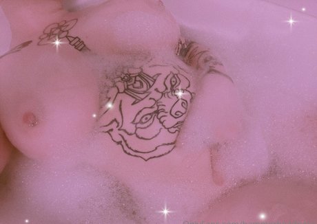 hammerheadneko model nude photo