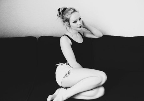 Sandra Gentvainyte art star archive