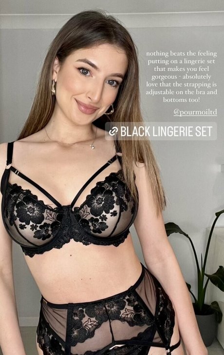 cameltoe onlyfans beautiful image