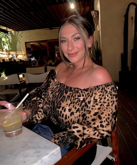 Nikki Kay model naked image