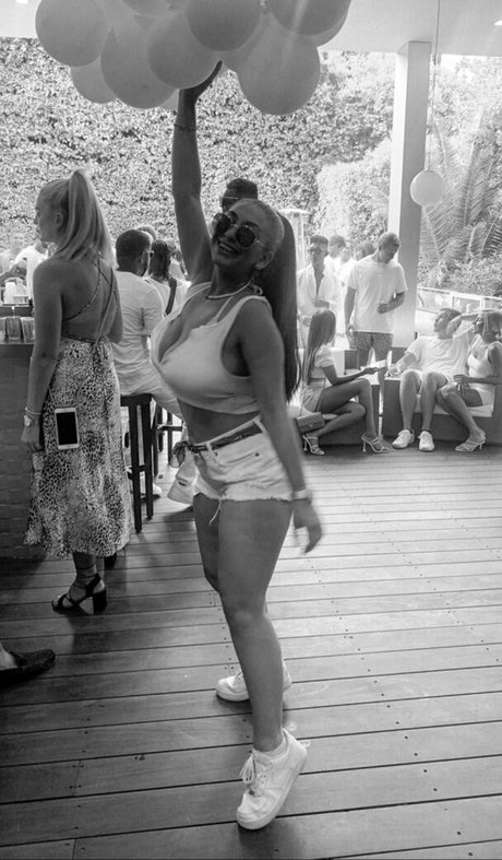 Nikki Kay Quick photo