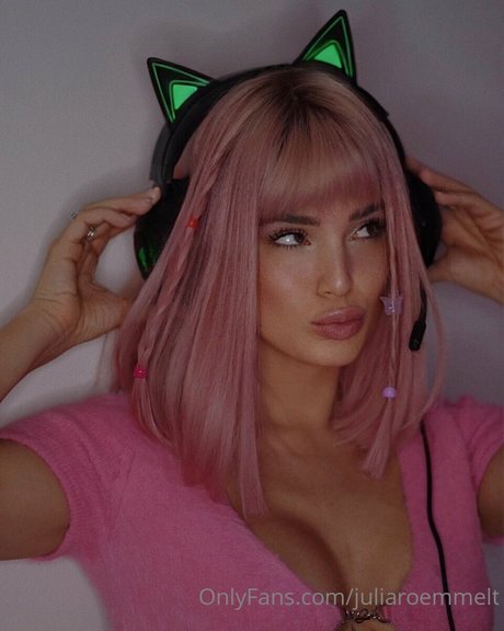 Julia Roemmelt hd pornstar pics