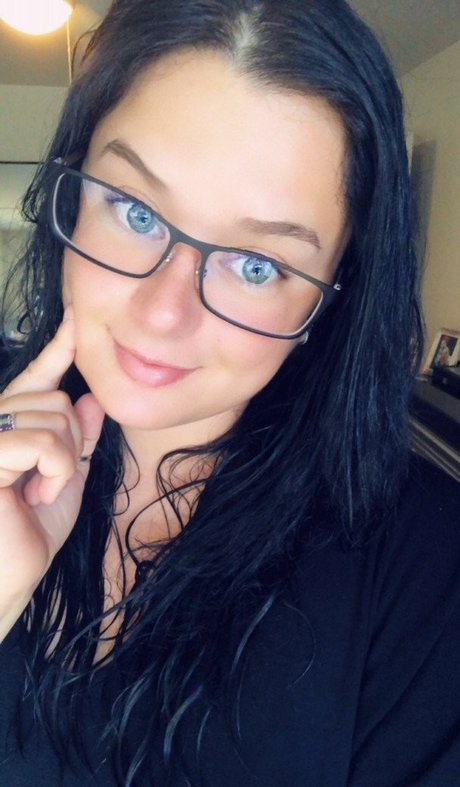 Ashley Dawn model porn pic