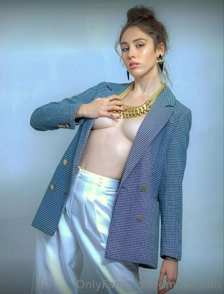 giantess onlyfans pornographic photos