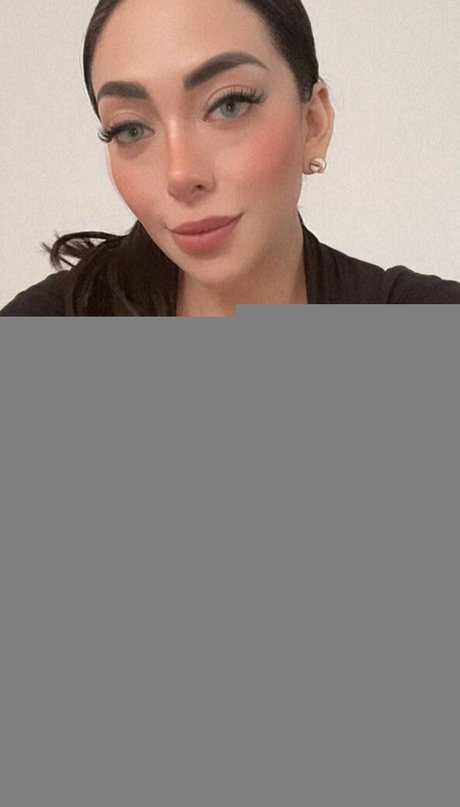 are mon adult star pics