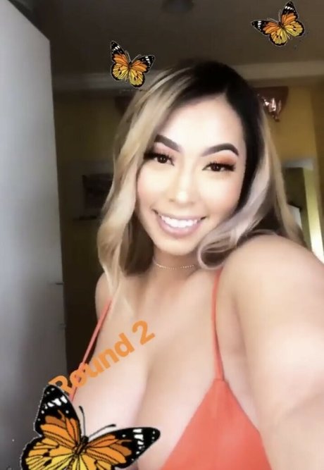 Thestarvasquez nude model picture