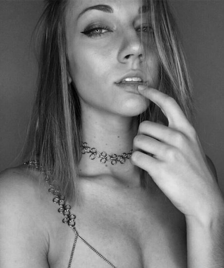 kruzadar nudes model pics