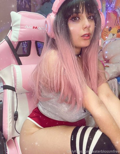 waterblossmfree hot model photo