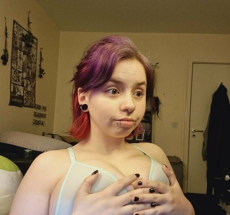 naughty nuka top star pic