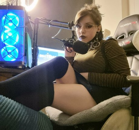 naughty nuka nudes actress img