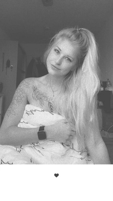 joymontana pornstar adult pic