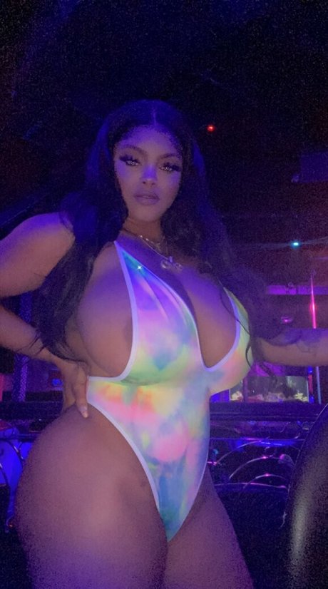 Lavish Styles hot model gallery