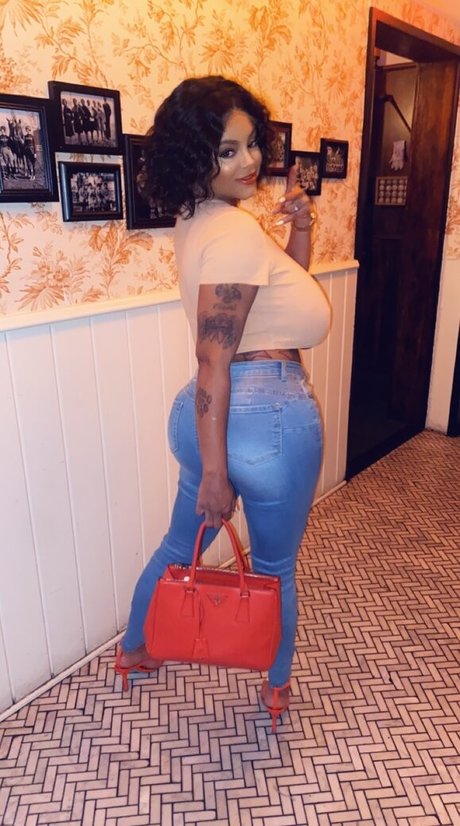 Lavish Styles sexy actress pictures