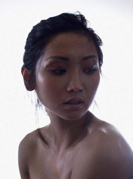 Brenda Song xxx actress image