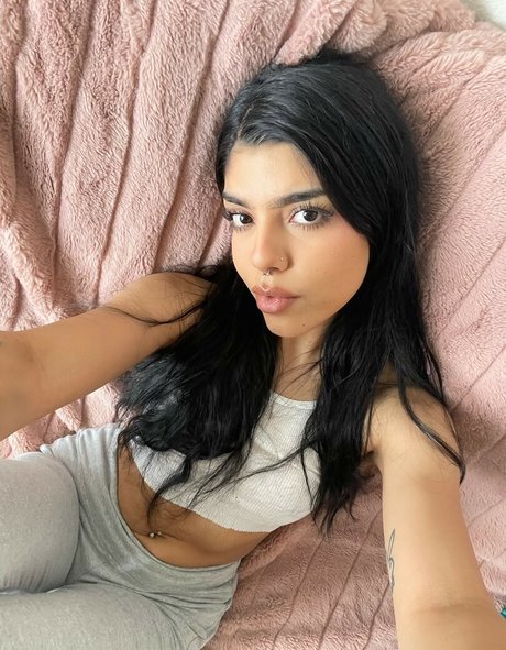 cyberiariley sexy model img