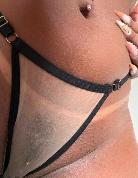 Sherrerazade Oliveira naked model image