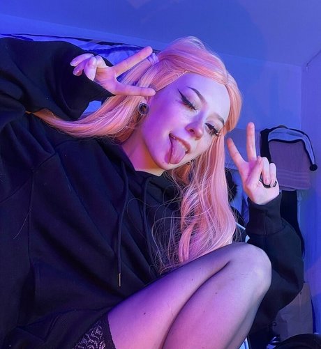 Zira Merz art star photo