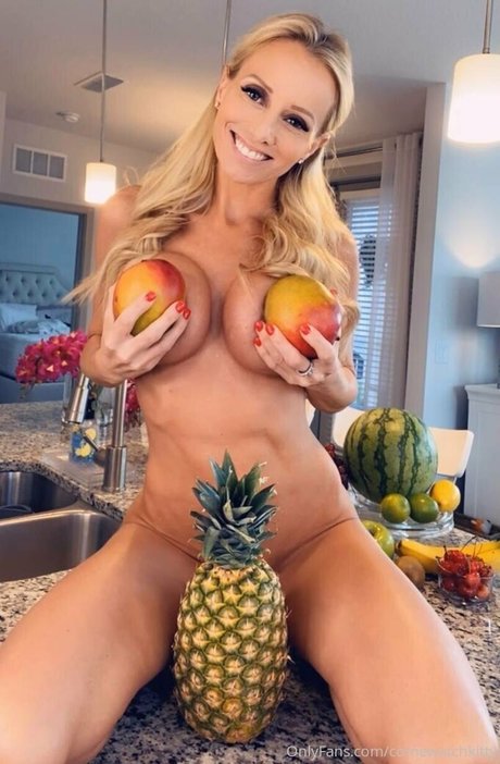 interracial lesbians onlyfans art nude gallery