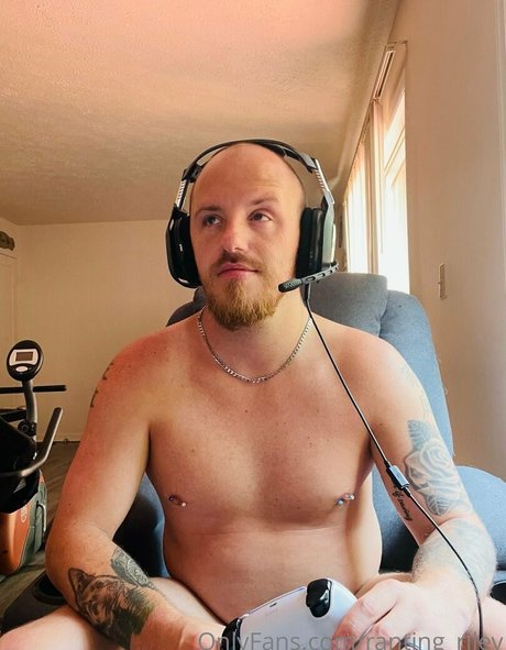 ranting riley naked actress pics