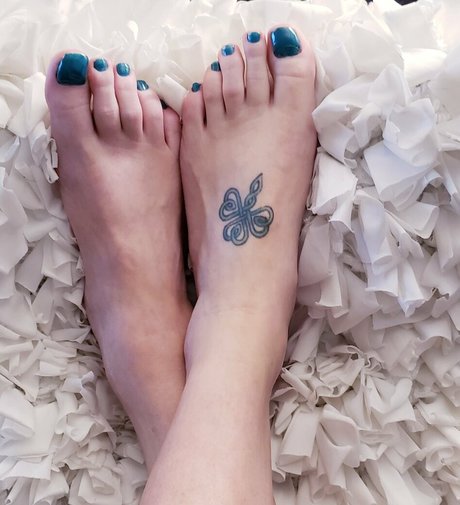 these grey eyes model hot photo