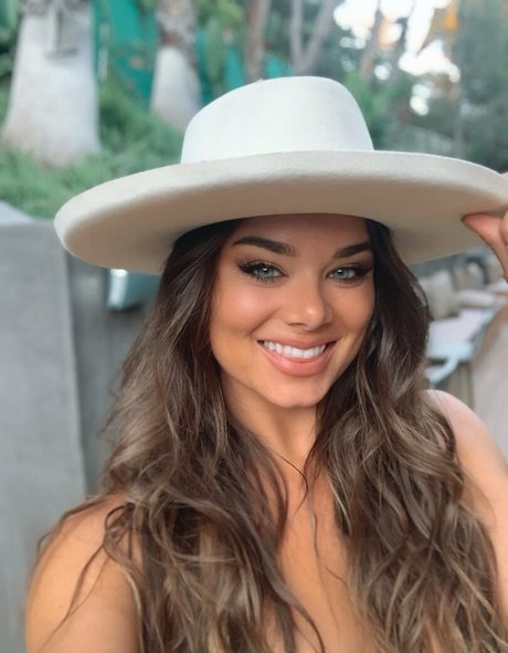 dessiem sex model photos