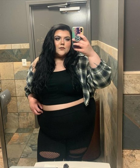 bbwaubie beautiful actress img