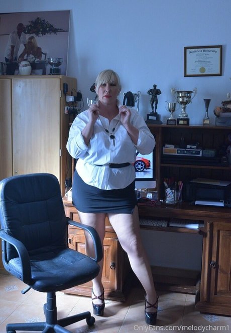 melodycharm1 high quality model picture