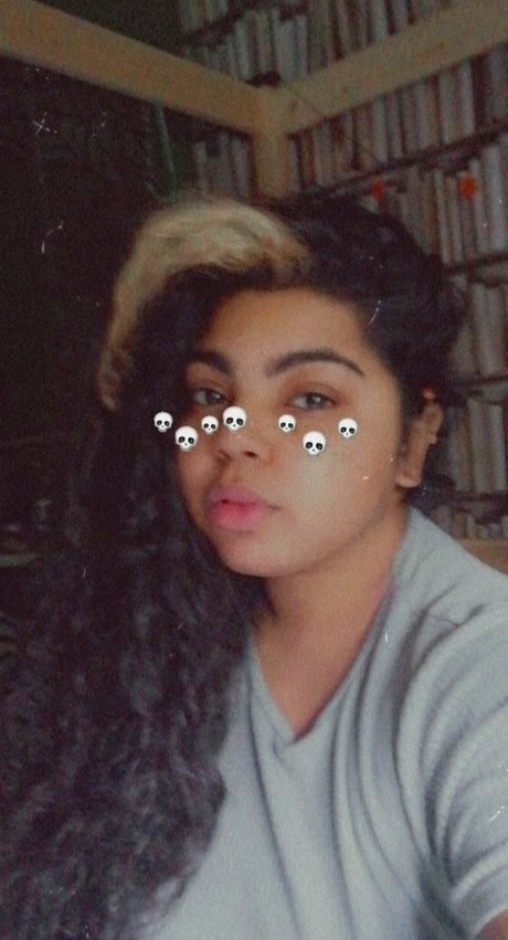 sillytilly star naked images