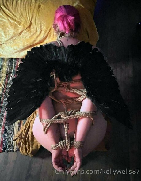 kellywells87 model beautiful images