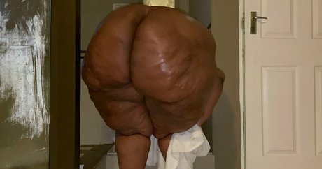 Kandi Pear star sexy archive