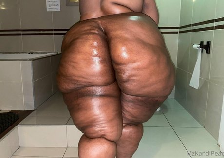 Kandi Pear pornstar erotic image