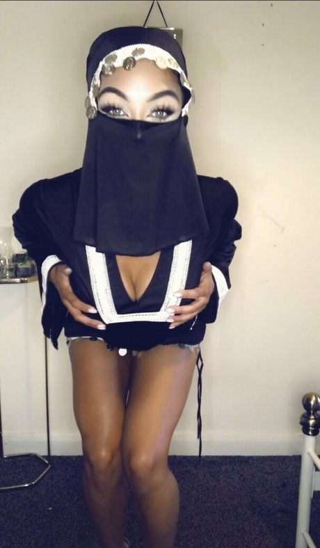 Madison Khan hot model photos