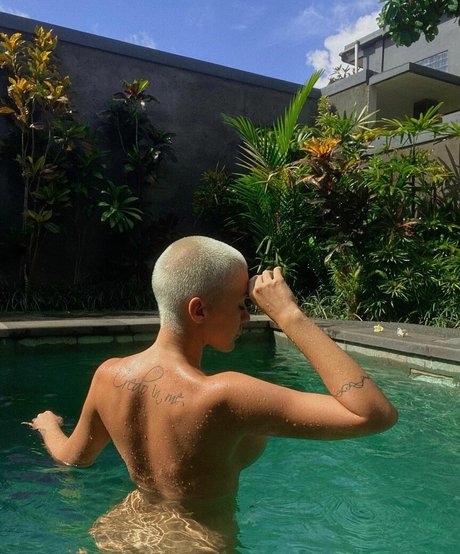 whore wife onlyfans top img