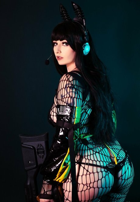 Bumblejinx model hot photos